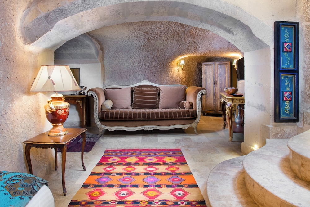 Family Cave Suite - Photo 18