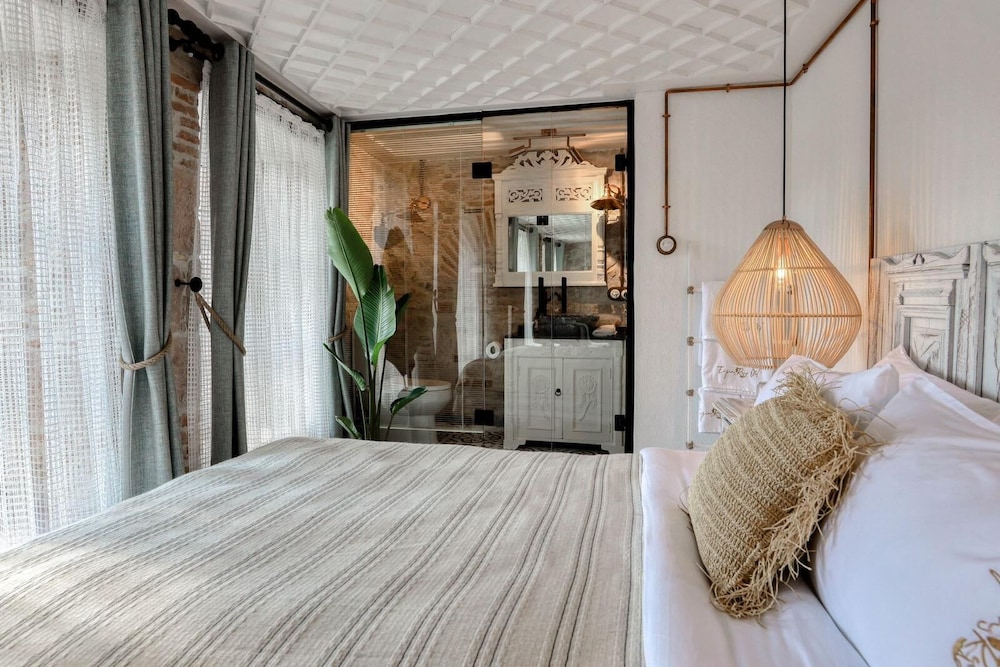 Standard Room, City View
