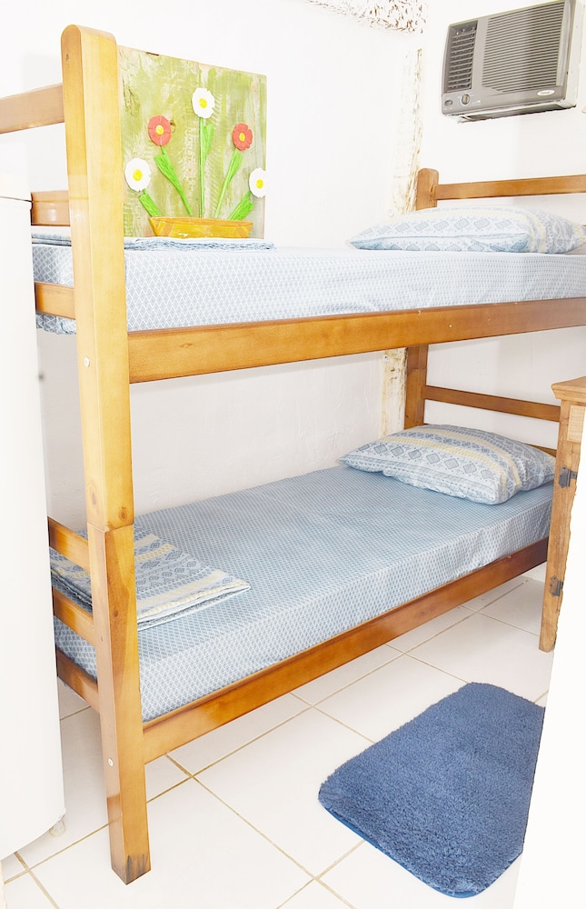 Economy Twin Room photo 2