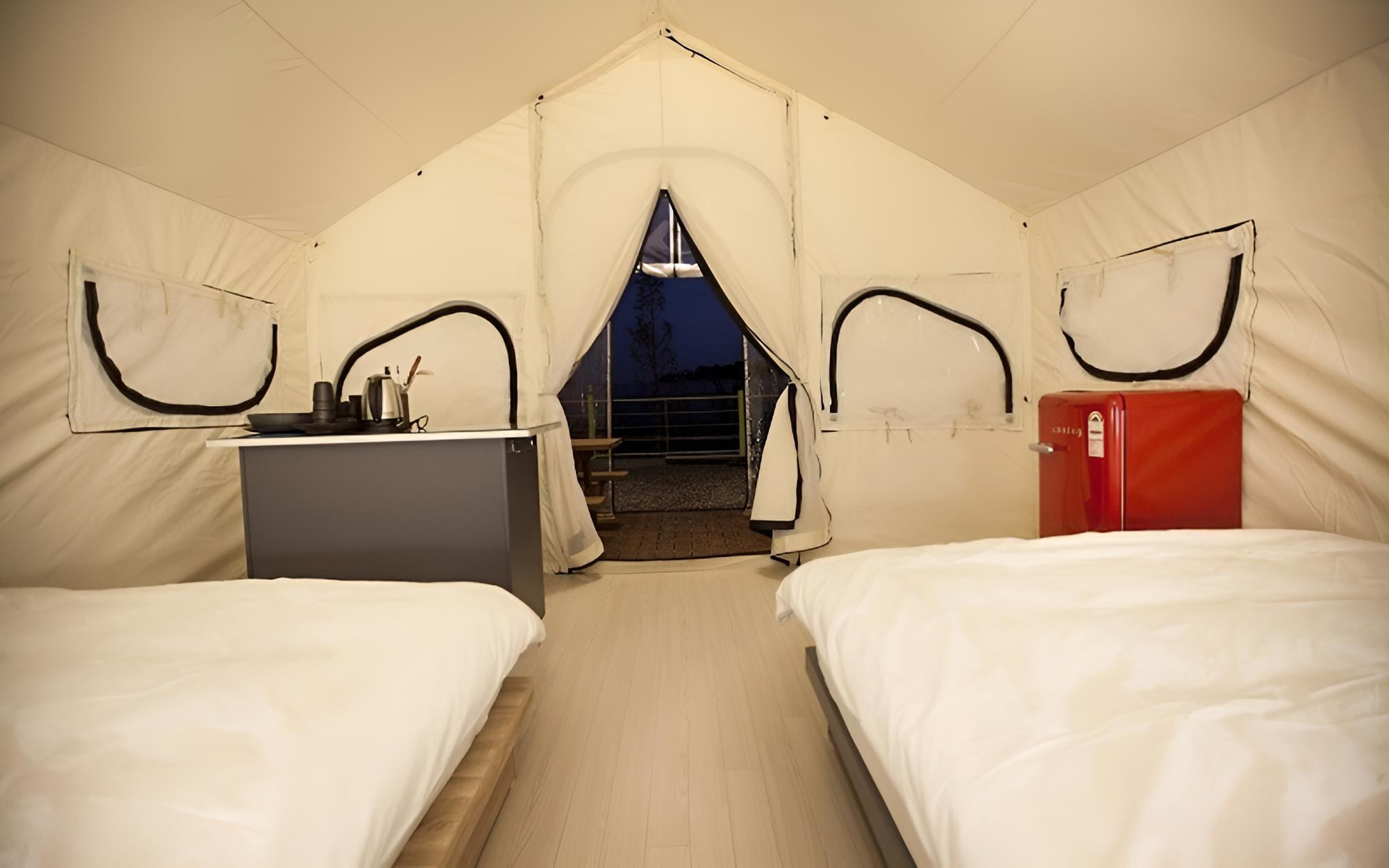 Room (Glamping B9)