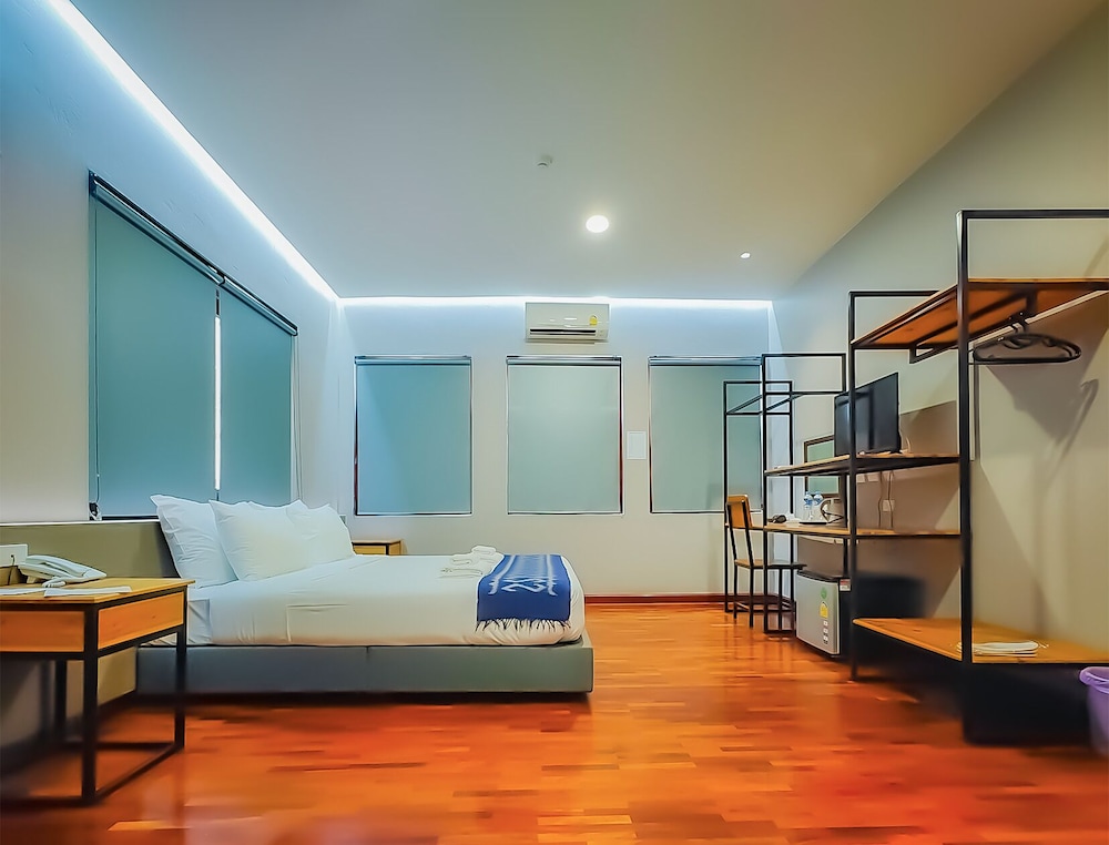 Deluxe Double or Twin Room - Photo 15