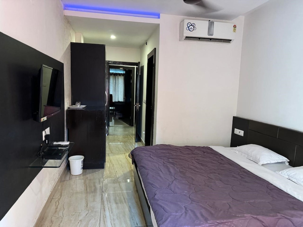 Royal Double Room, City View photo 2