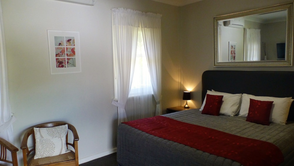 Double Room, 1 King Bed photo 1