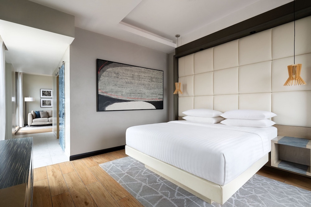 Junior Suite, 1 King Bed - Photo 4