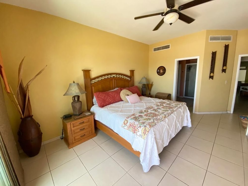 Apartment, Balcony, Ocean View photo 3