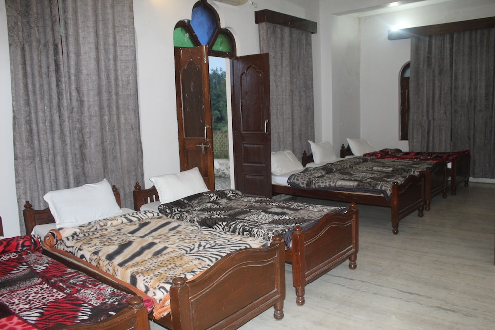 Dorm Bed - 10 Single Beds