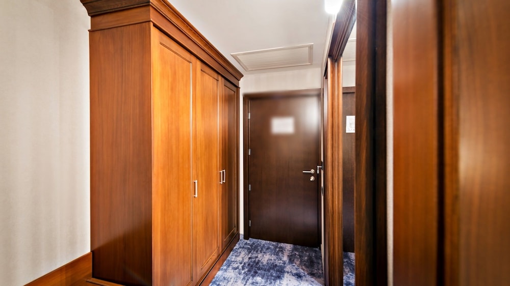 Deluxe Double or Twin Room, City View photo 3