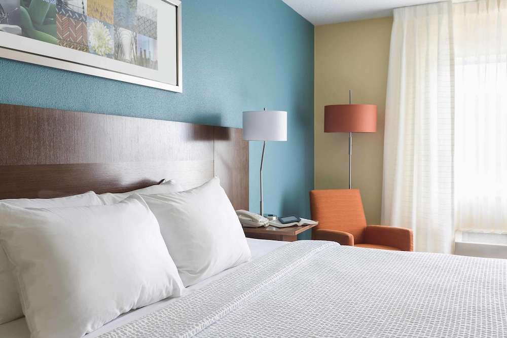 Executive Suite, 1 King Bed with Sofa bed - Photo 3