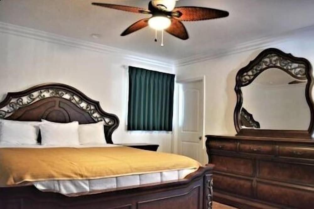 Suite, 1 King Bed, Jetted Tub photo 1