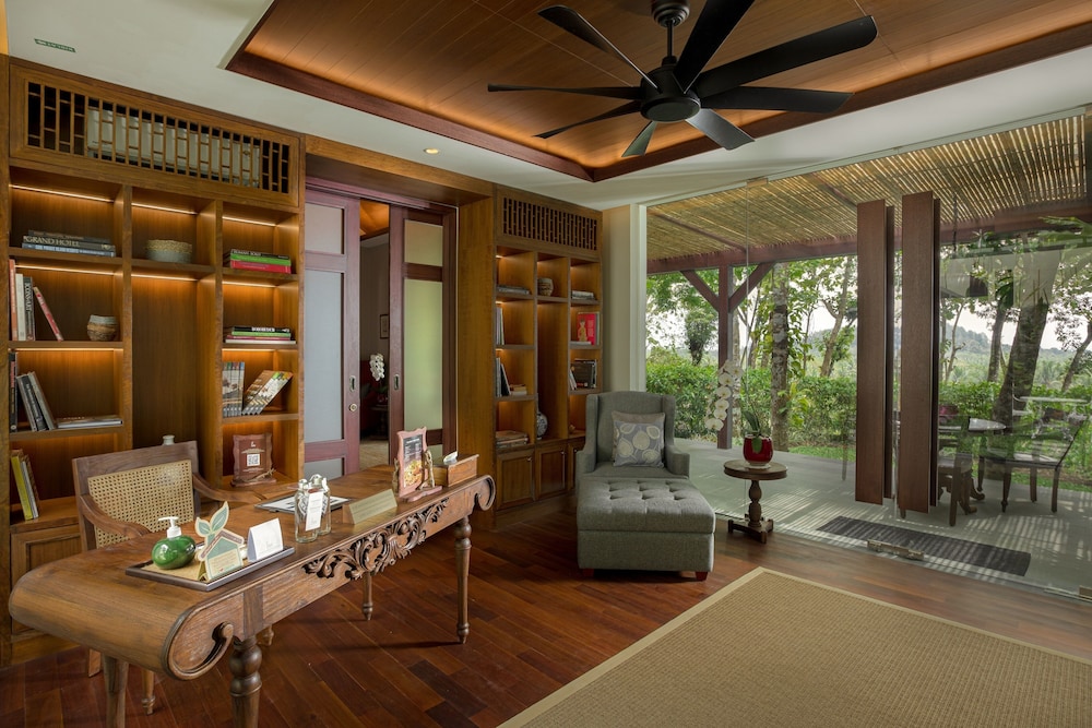 Founder's Home thumbnail 6