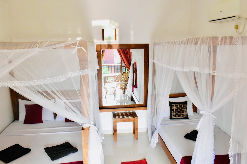 Deluxe Triple Room with Rock View