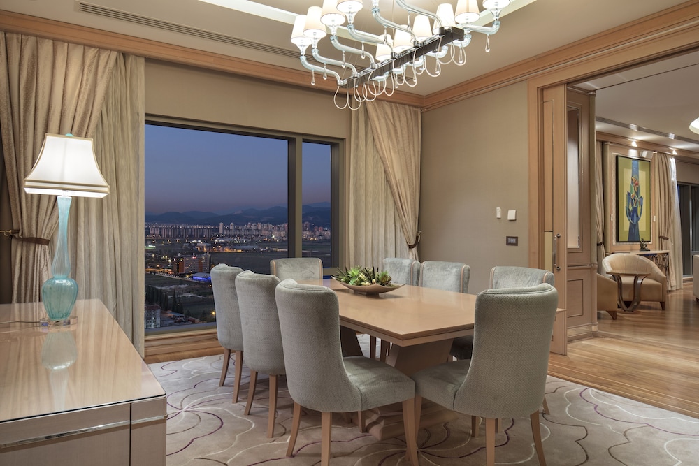 Presidential Suite