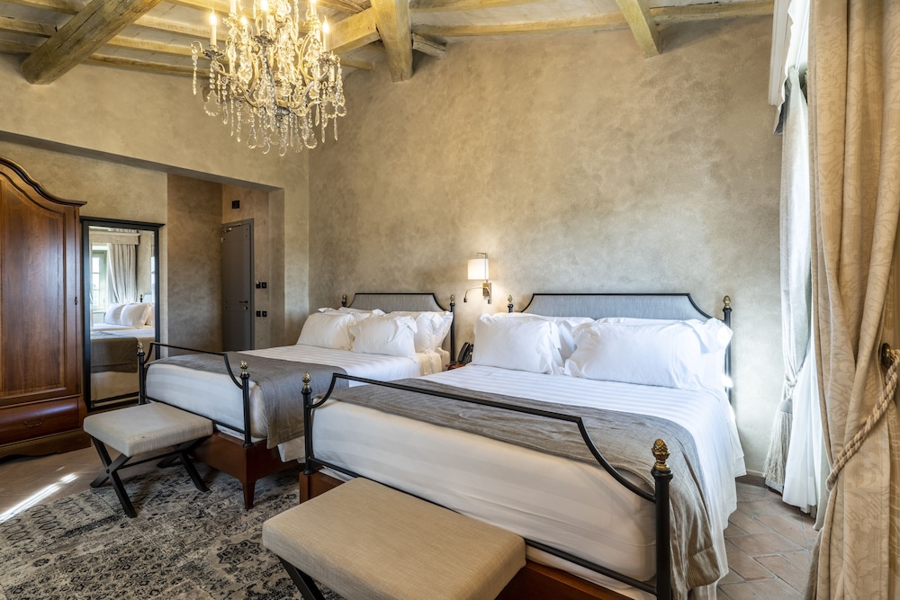 Premium Suite - Photo 12