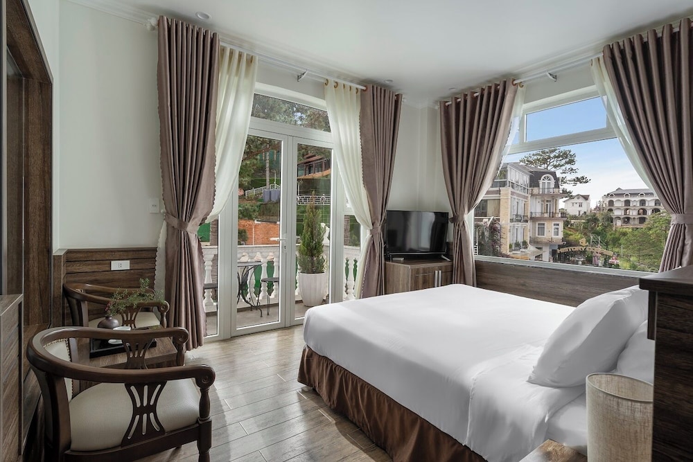 Deluxe Double Room, Courtyard View photo 1