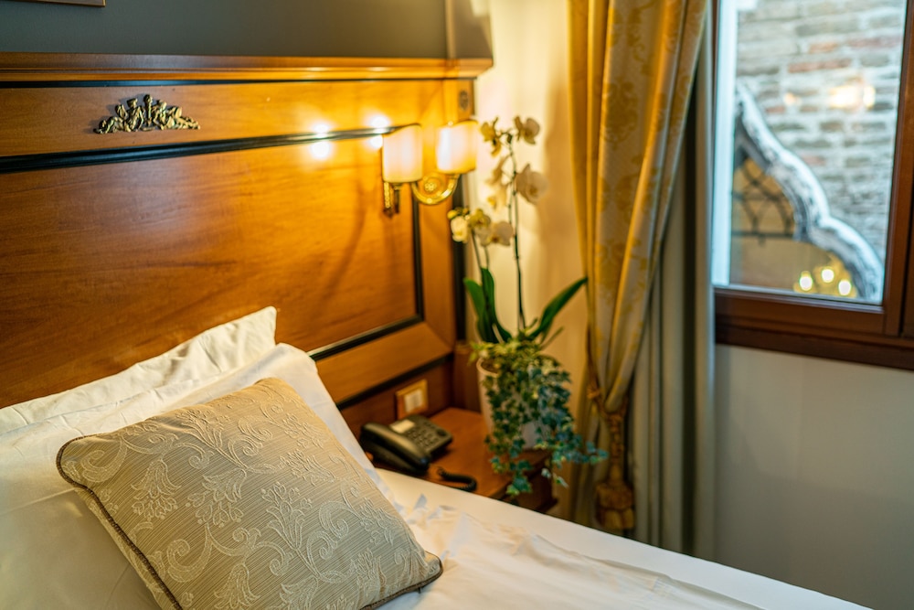 Deluxe Double Room - Photo 3