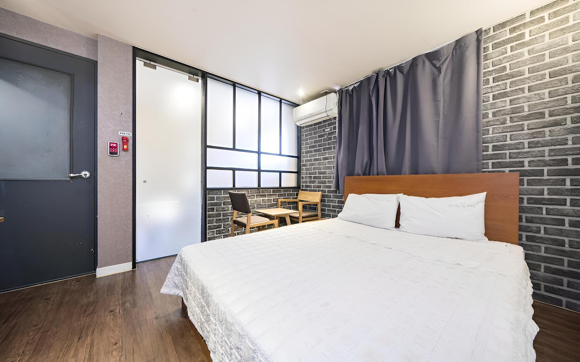 Room (Standard (breakfast provided (toast/c) - Photo 18
