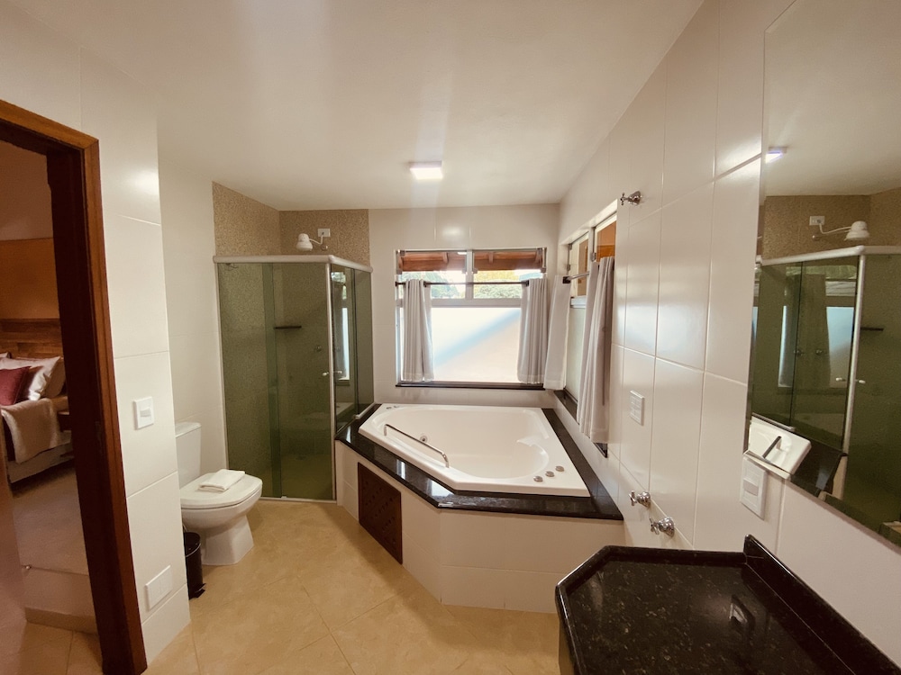 Deluxe Suite photo 3
