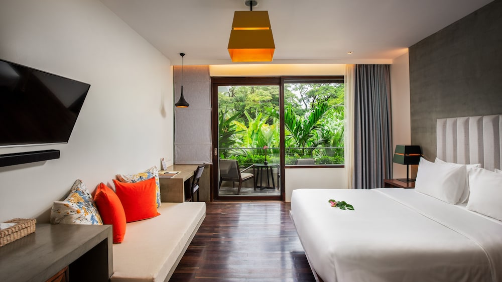 Deluxe Double Room, Pool View