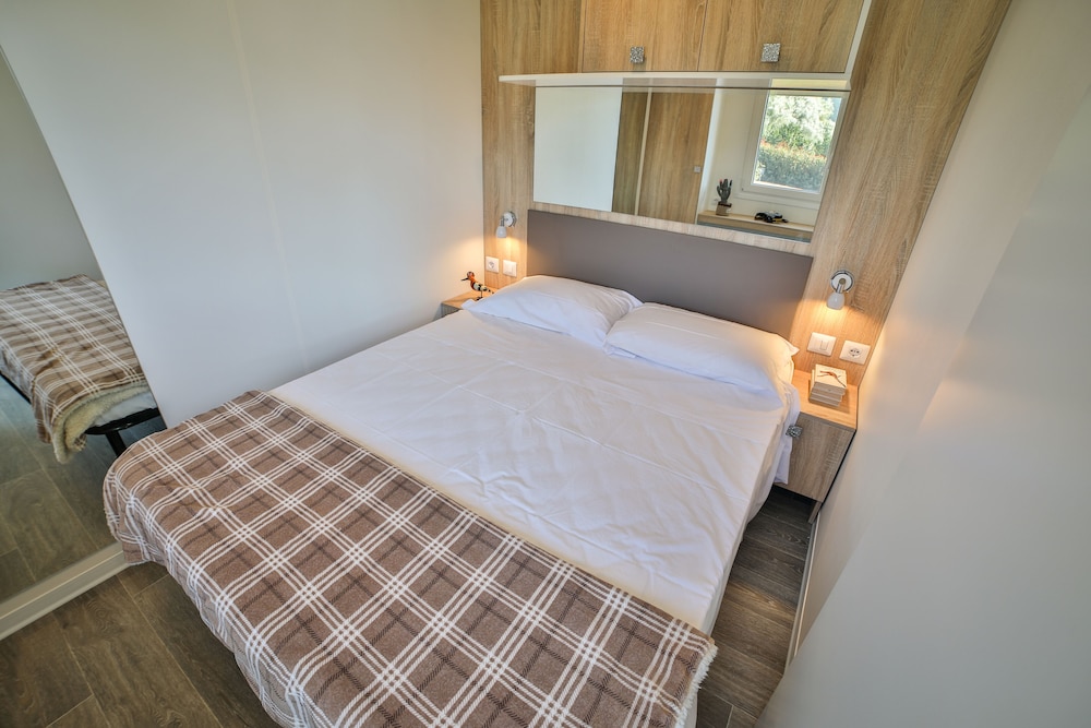 Exclusive Cottage, Lake View (Apple) photo 1