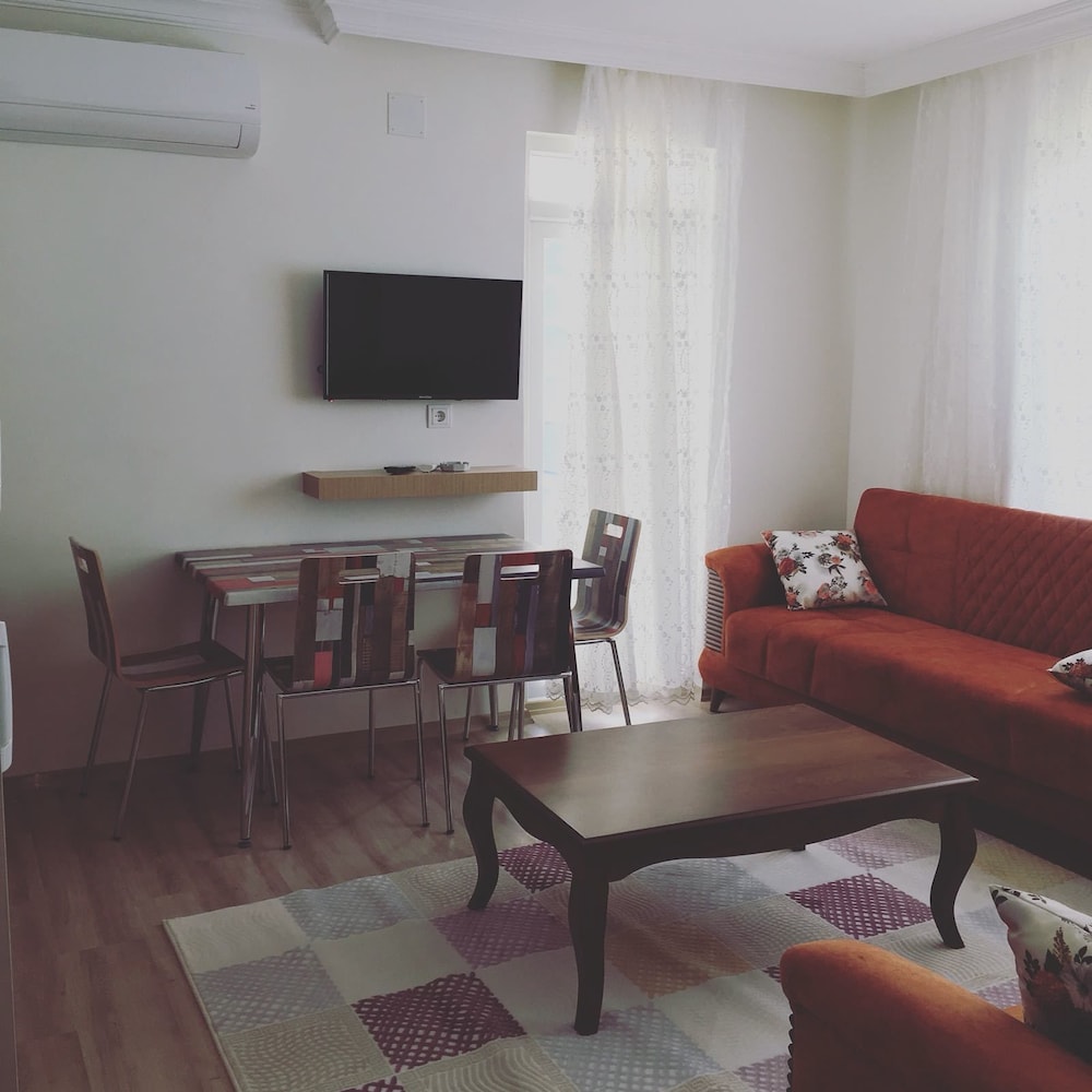 Apartment, 1 Bedroom, Ensuite photo 2