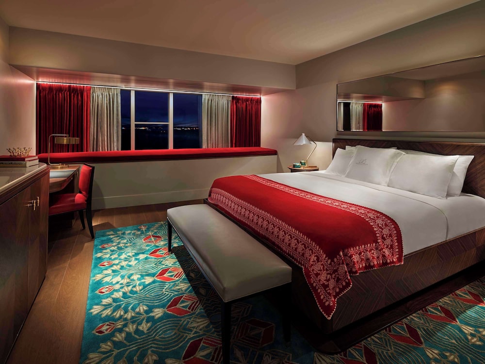 Room, Bay View
