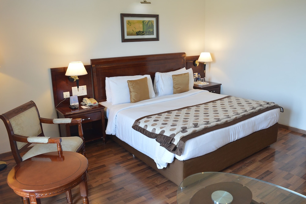 Deluxe Room, 1 King Bed (Deluxe King Room) - Photo 2