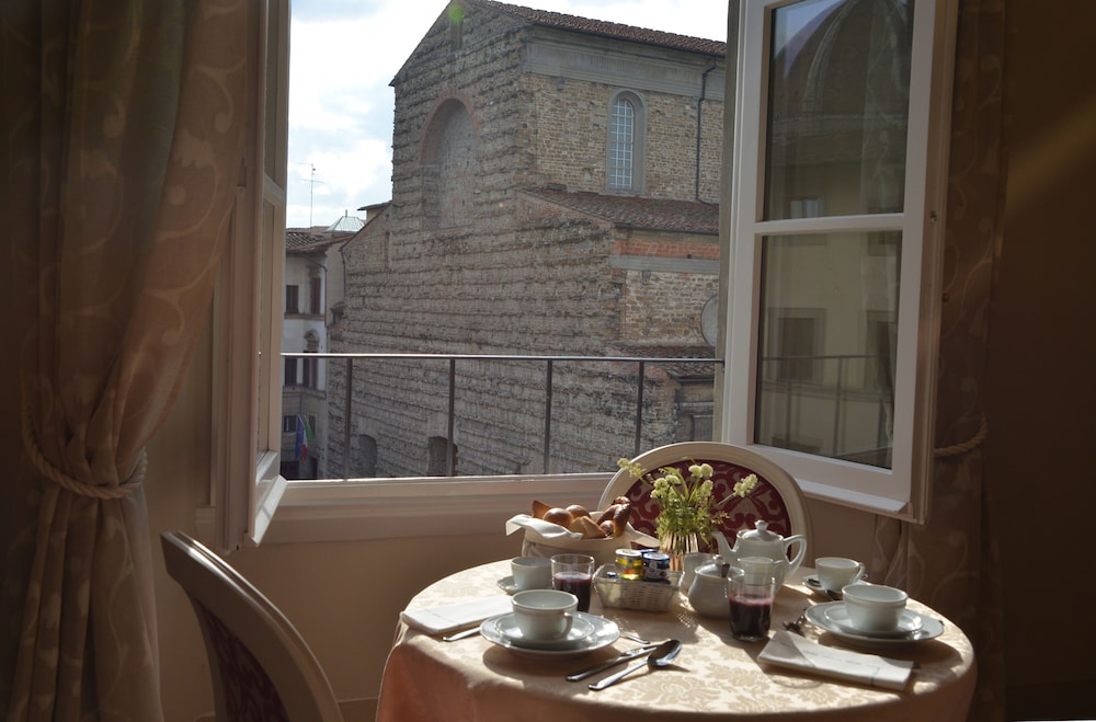 Classic Double or Twin Room, City View photo 2