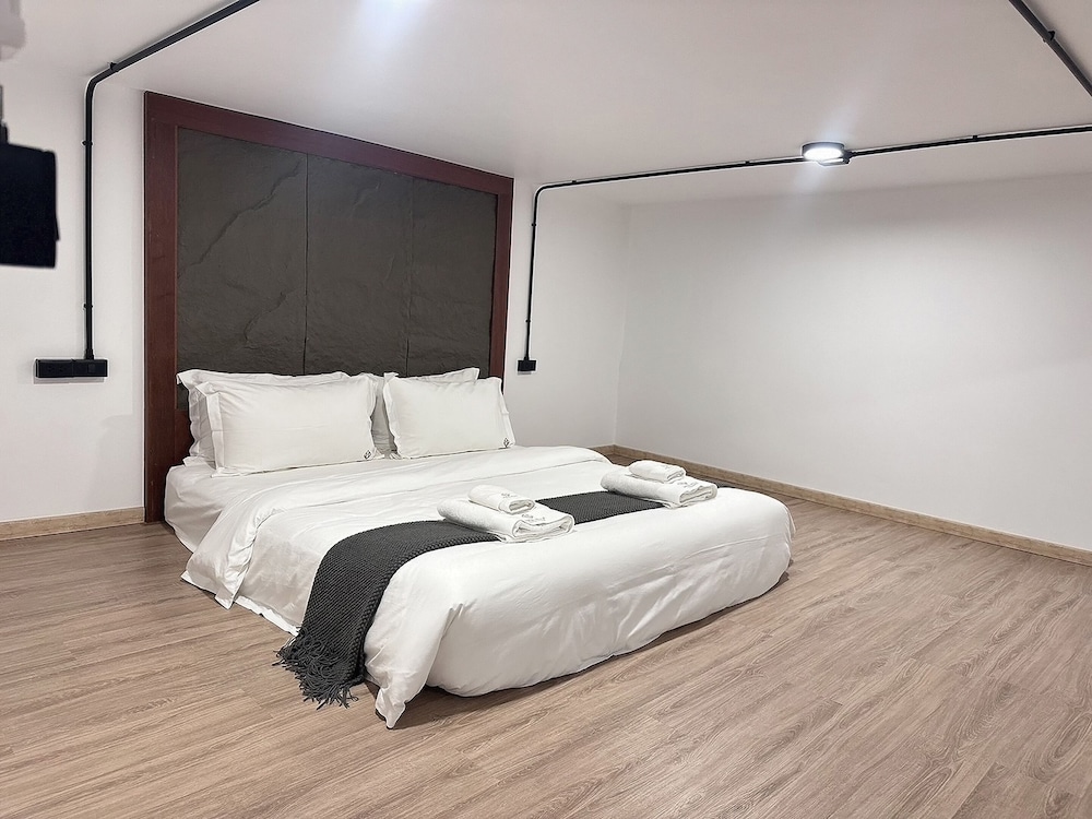 Family Suite, Non Smoking - Photo 7