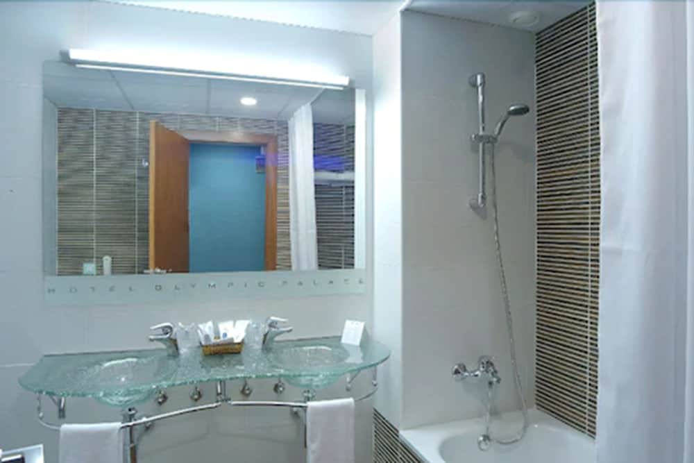 Double or Twin Room photo 3