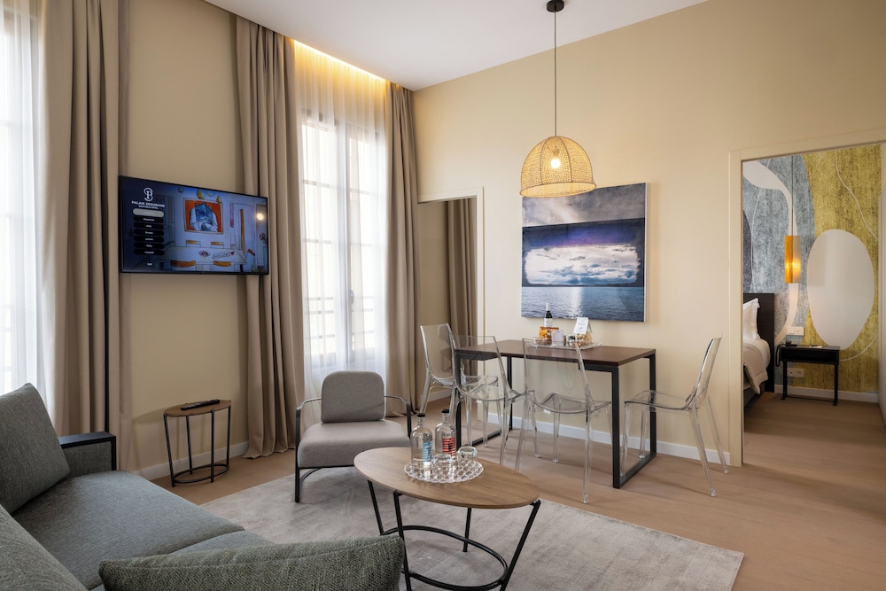 Deluxe Suite