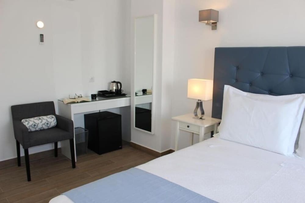 Superior Suite - Photo 3