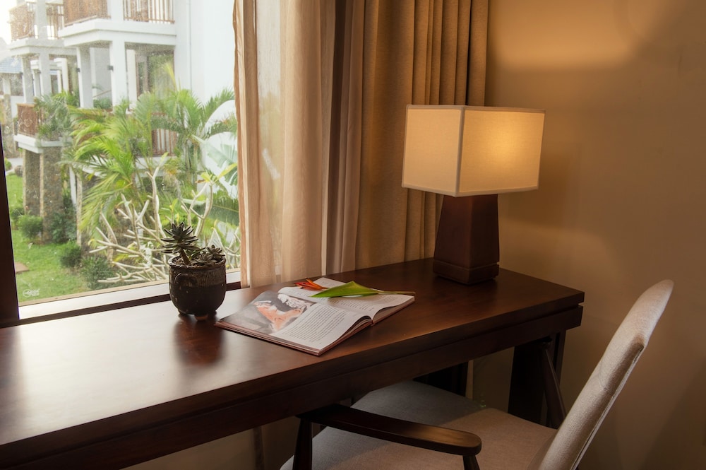 Grand Deluxe Room, Balcony photo 2