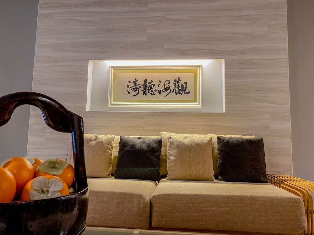Executive Suite Room - Photo 16