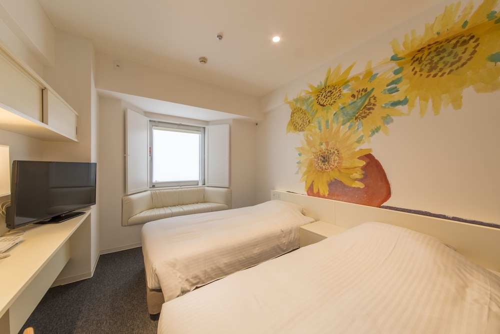 Twin Room, Non Smoking - Photo 8