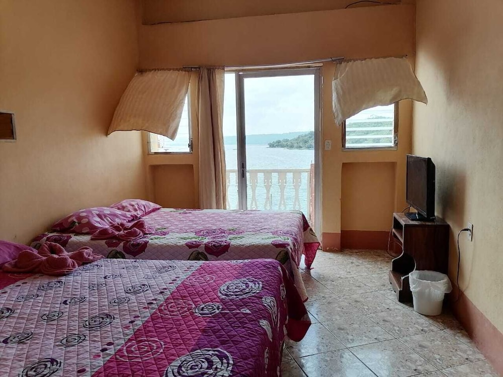 Deluxe Triple Room, Multiple Beds, Non Smoking