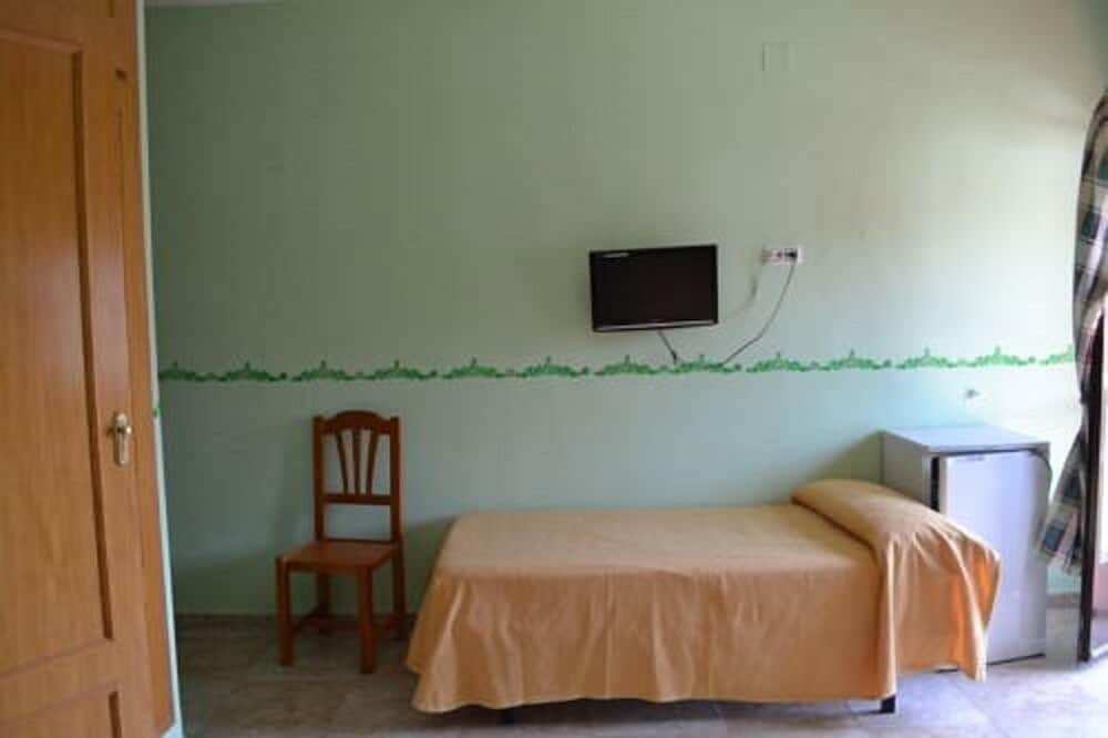 Double or Twin Room - Photo 5