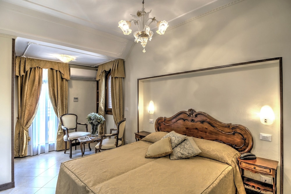 Standard Double or Twin Room photo 2