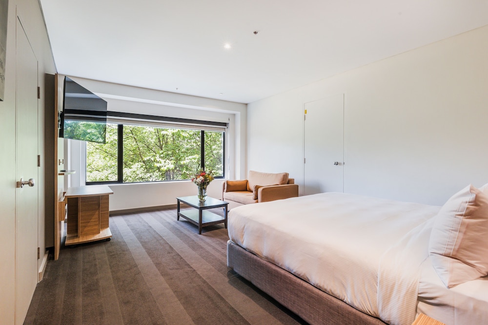 Premium Room, 1 King Bed (Glebe Park View) - Photo 4