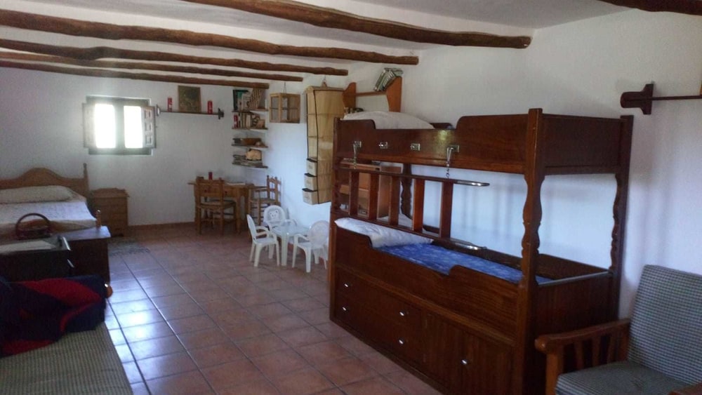 Shared Dormitory, Shared Bathroom (1 bed in a 8-Bed Dormitory Room) photo 2