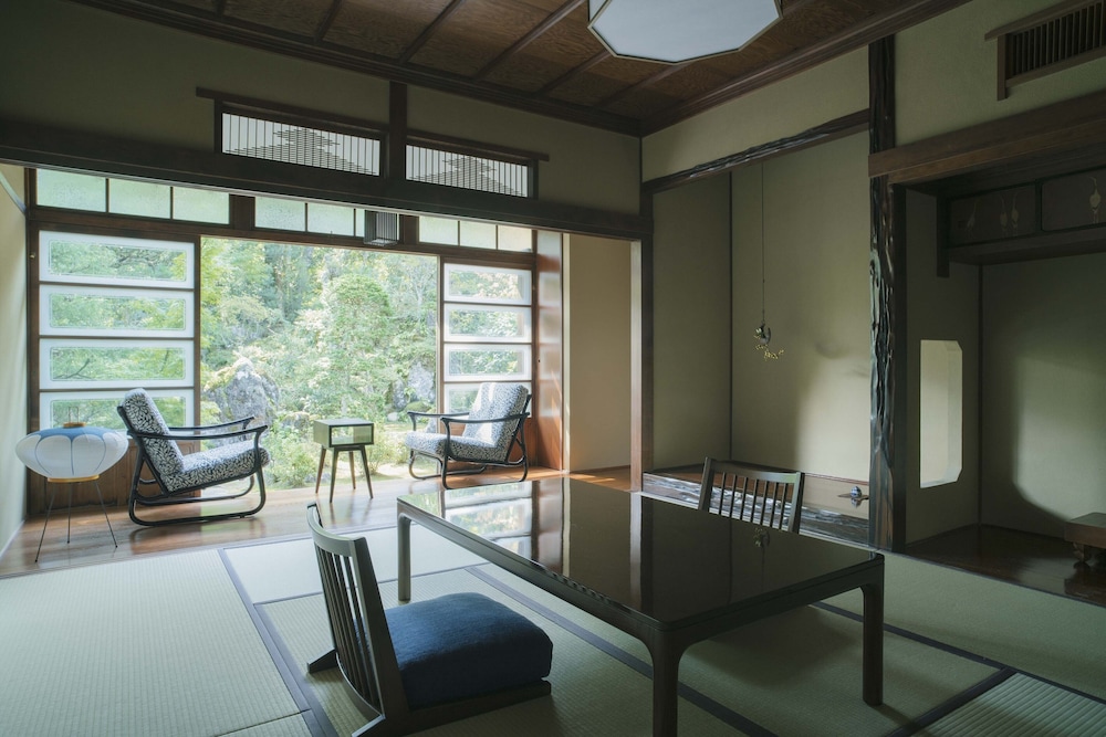 SUMIRE Japanese-Style Twin Room with Garden View