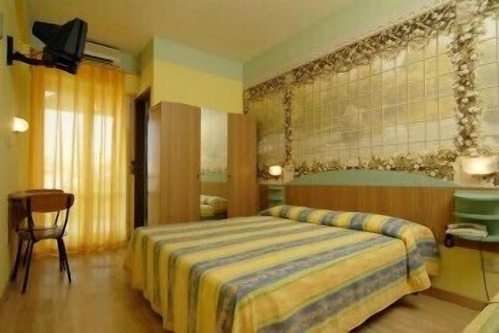 Basic Double or Twin Room photo 2