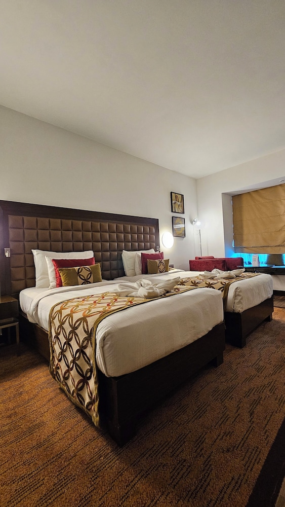 Deluxe Twin Room, Non Smoking - Photo 3