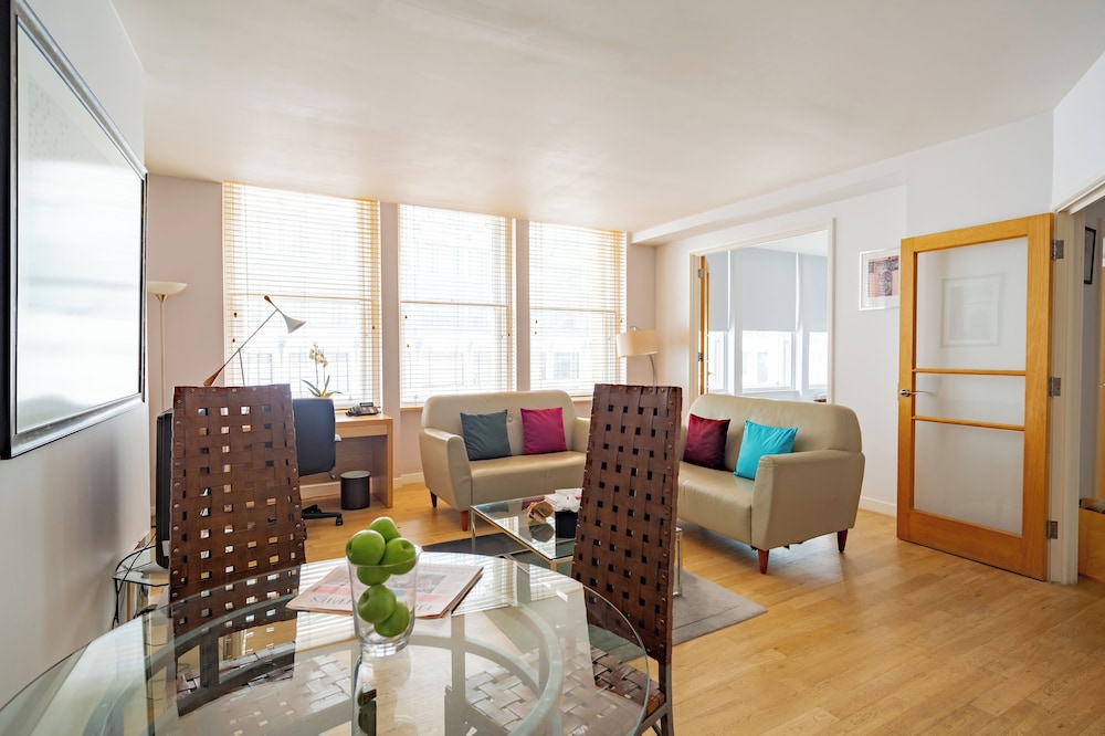 Deluxe Penthouse photo 2