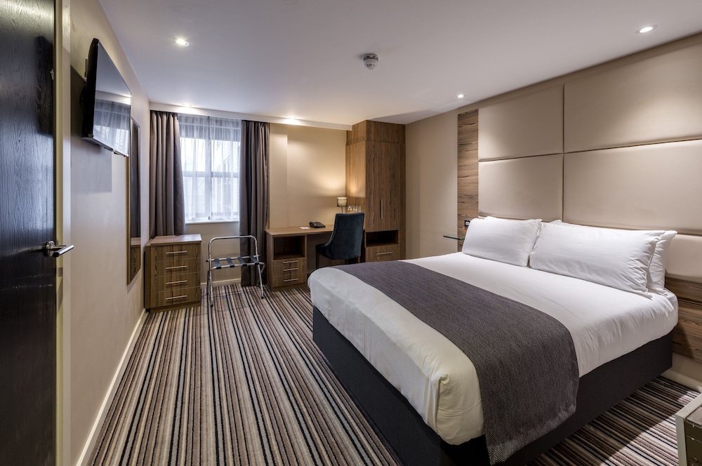 Premium Room, Multiple Beds - Photo 2