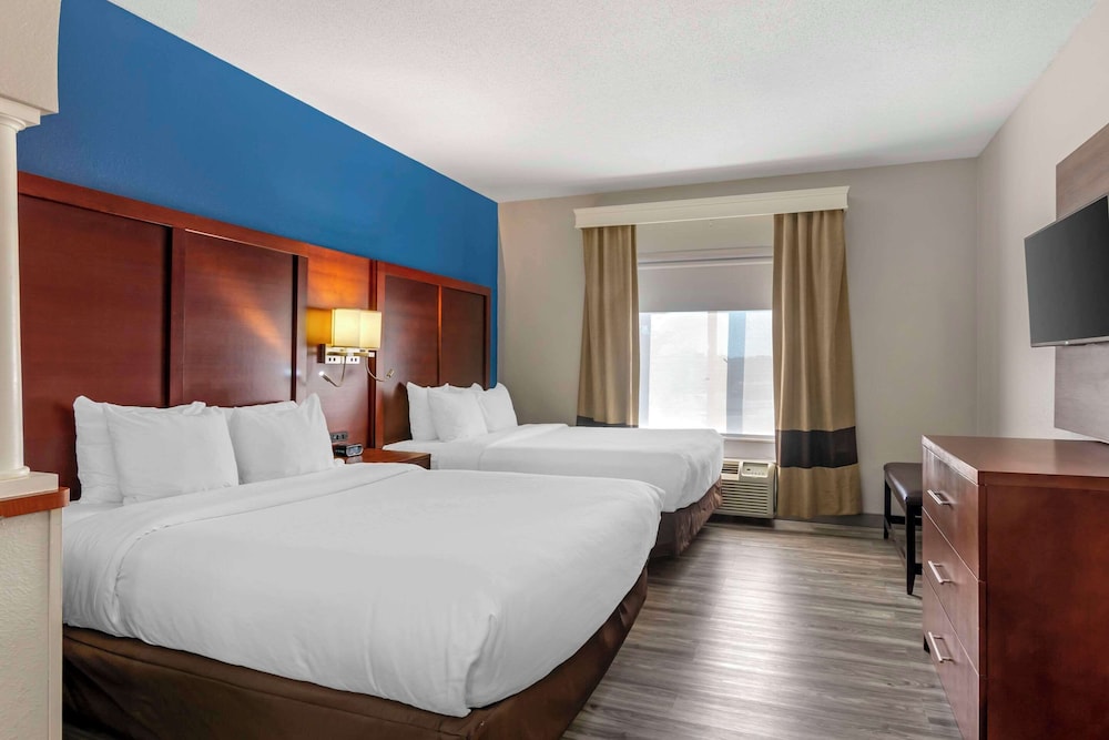 Suite, Multiple Beds, Accessible, Non Smoking - Photo 1
