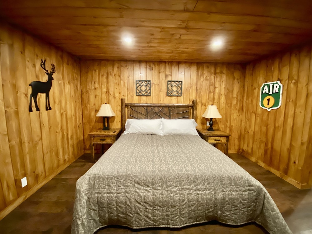Theme Room Suites Non-Pet Friendly