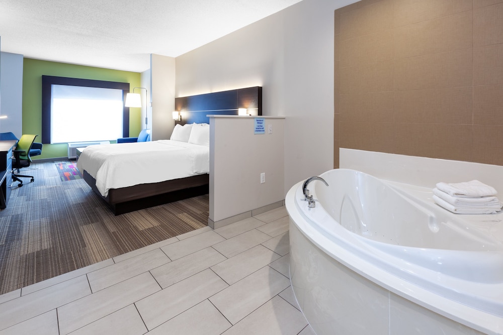 Suite, 1 King Bed with Sofa bed, Jetted Tub (Whirlpool) - Photo 1