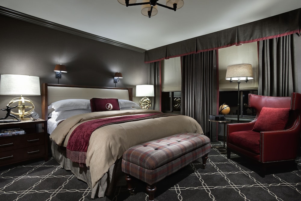 Deluxe Room, 1 King Bed, City View (Fitness King)