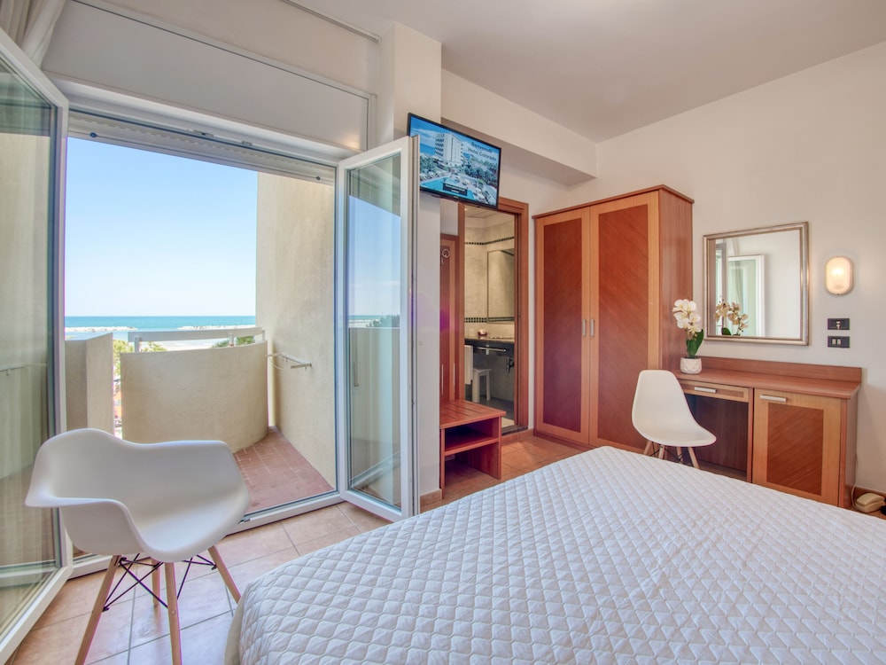 Double Room, Balcony, Sea View photo 1