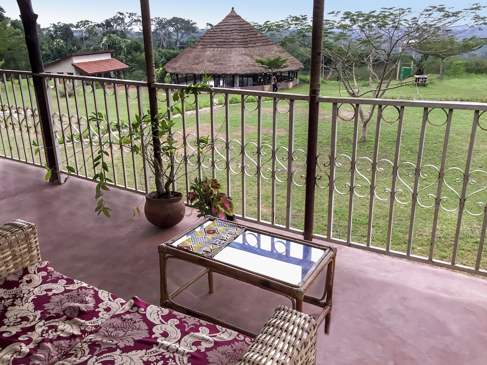 Deluxe Room, 1 King Bed, Patio, Garden View photo 1